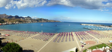 Pláž Giardini Naxos